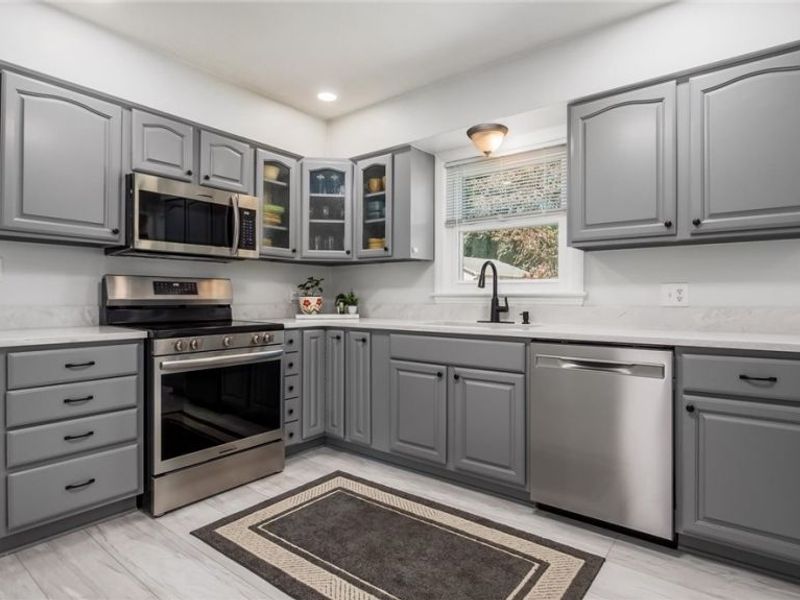 2033 Normandy Circle, Zanesville, OH 43701 Photo 10