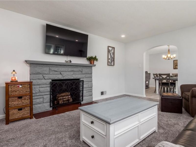 2033 Normandy Circle, Zanesville, OH 43701 Photo 2