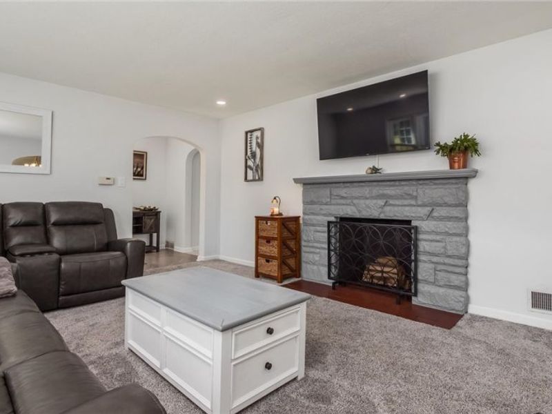 2033 Normandy Circle, Zanesville, OH 43701 Photo 5