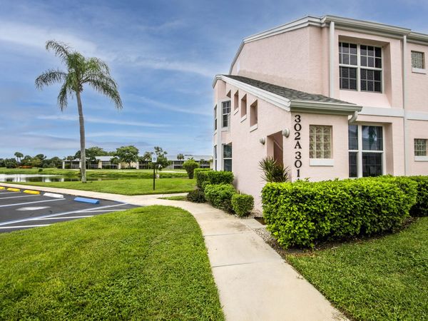 302 Muirfield Court, Unit 302a, Jupiter, FL 33458