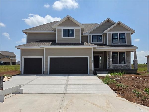 464 Stonecrest Road, Olathe, KS 66061