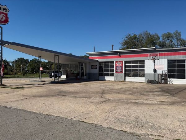 215 Ferry Street , Salina, OK 74365
