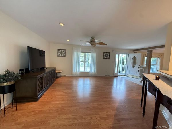 1407 Middle Road, Unit 271, Calverton, NY 11933