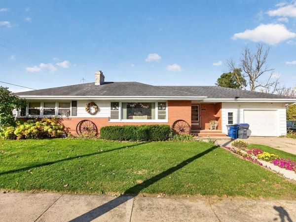 235 S MILL STREET, Hortonville, WI 54944
