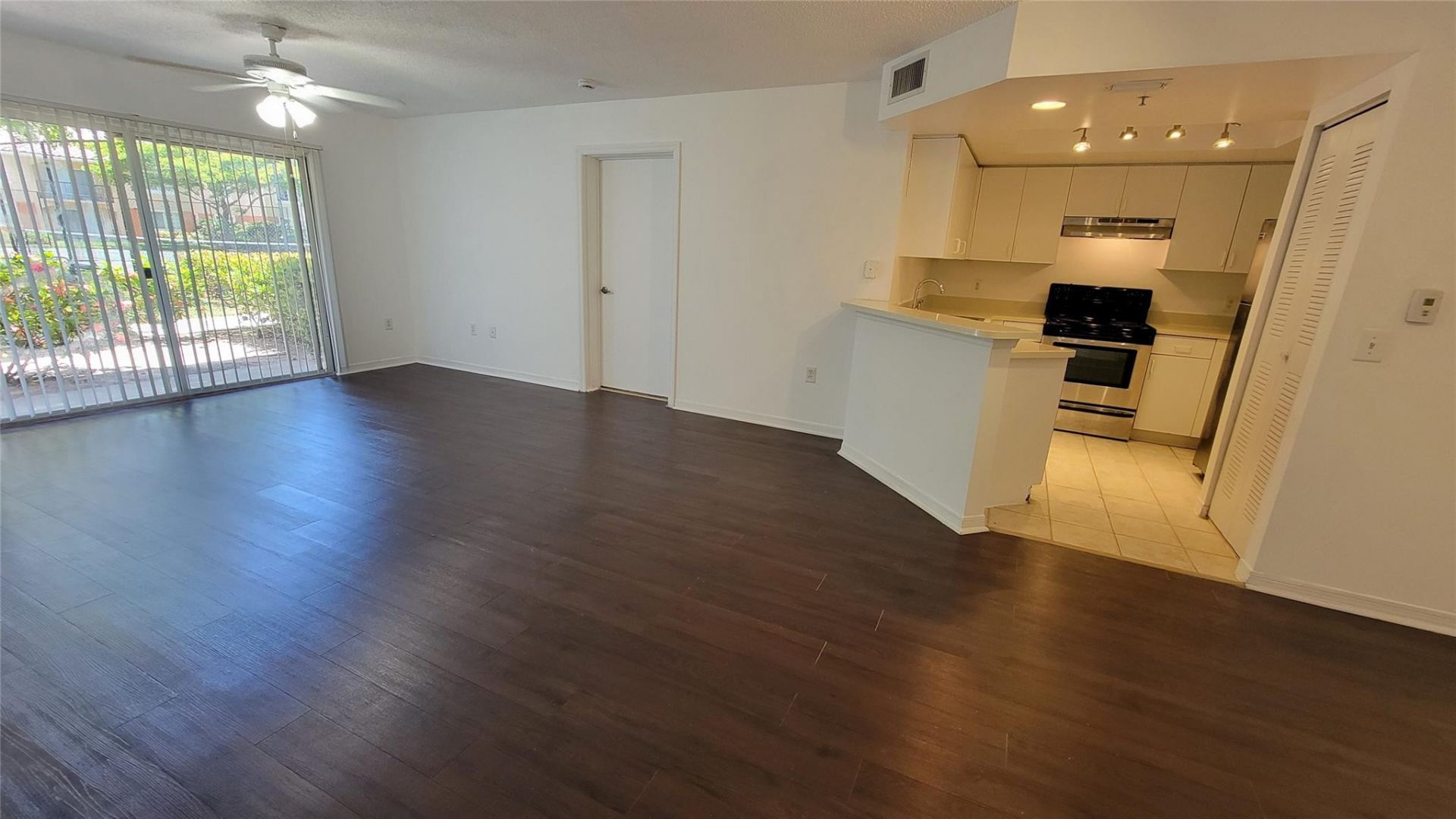 4175 N Haverhill Road, Unit 903, West Palm Beach, FL 33417 Photo