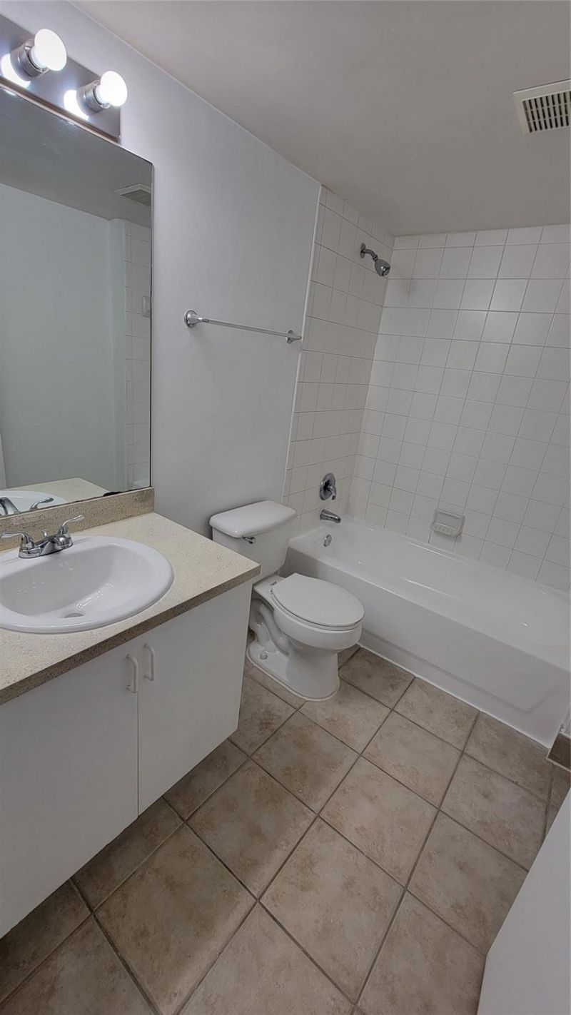 4175 N Haverhill Road, Unit 903, West Palm Beach, FL 33417 Photo