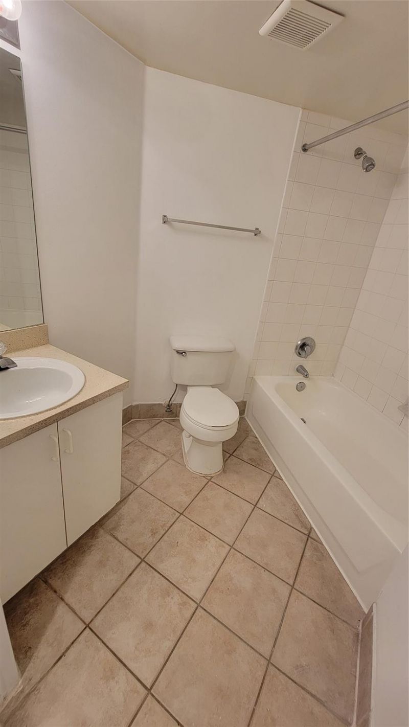 4175 N Haverhill Road, Unit 903, West Palm Beach, FL 33417 Photo