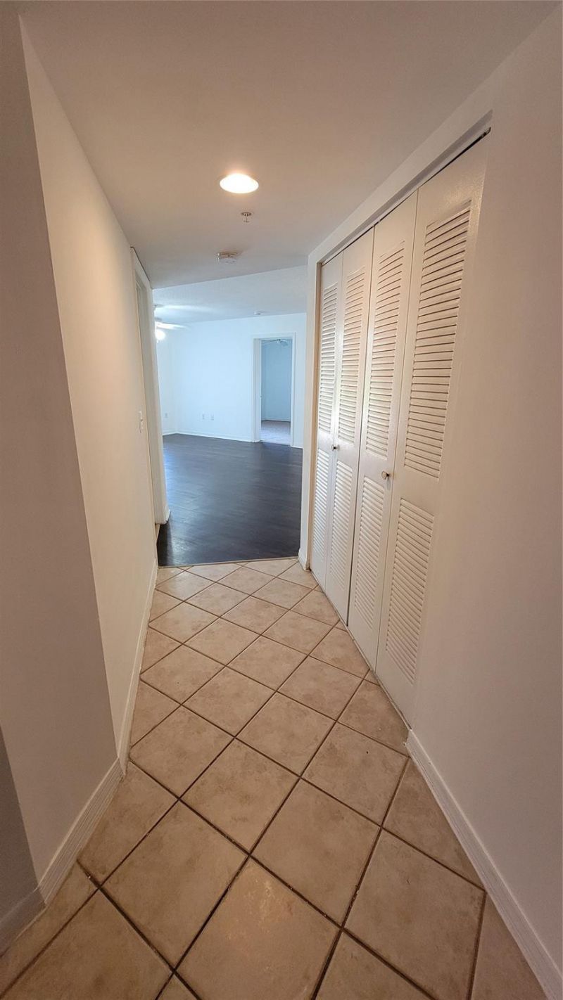 4175 N Haverhill Road, Unit 903, West Palm Beach, FL 33417 Photo