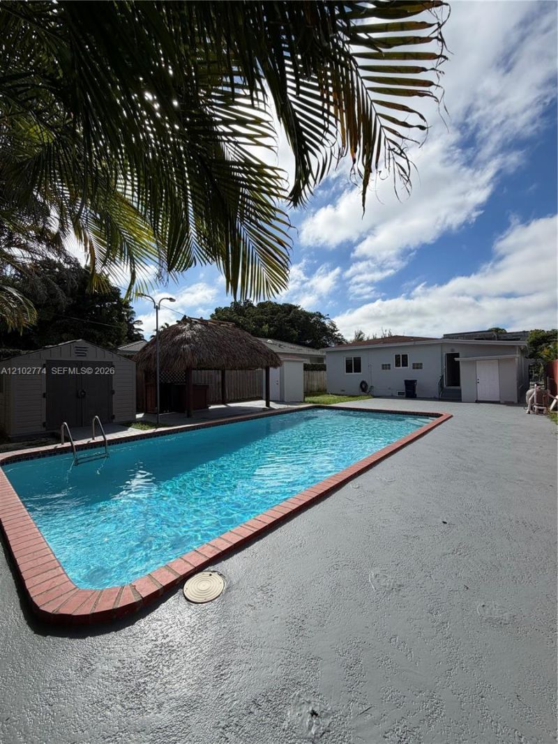 4335 SW 10th St , Miami, FL 33134 Photo
