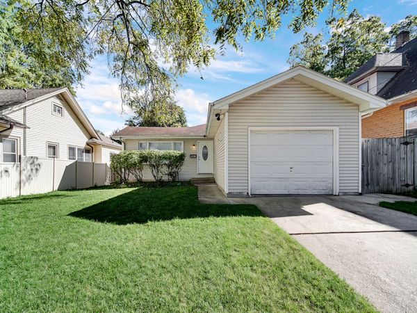 1007 Cedar Avenue , Elgin, IL 60120