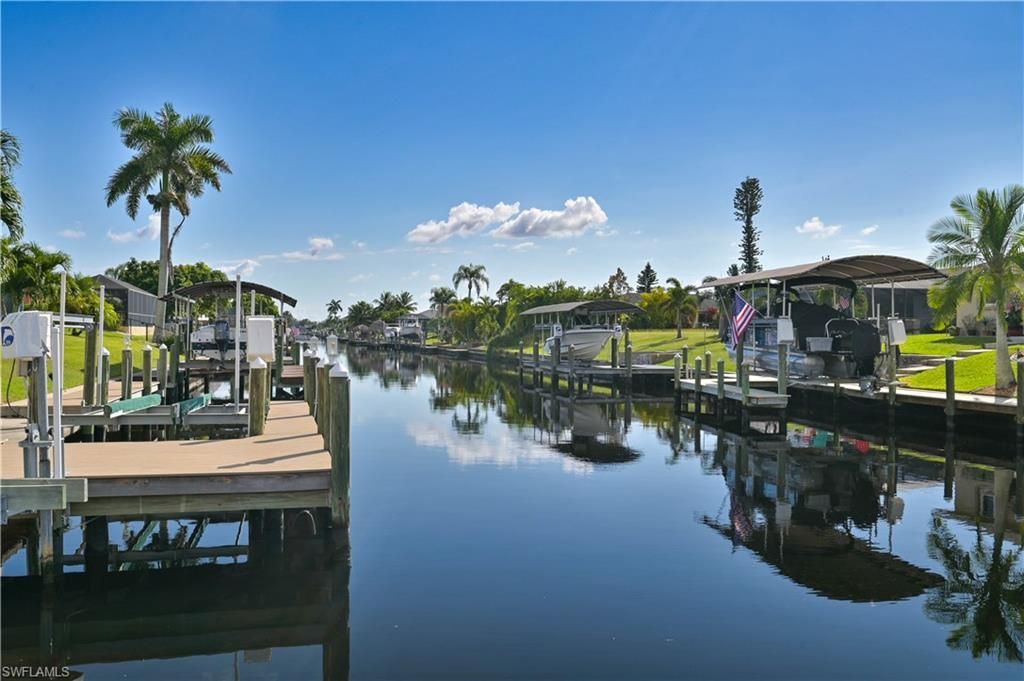 1114 SE 21st Ter , Cape Coral, FL 33990 Photo