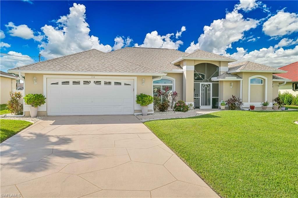 1114 SE 21st Ter , Cape Coral, FL 33990 Photo