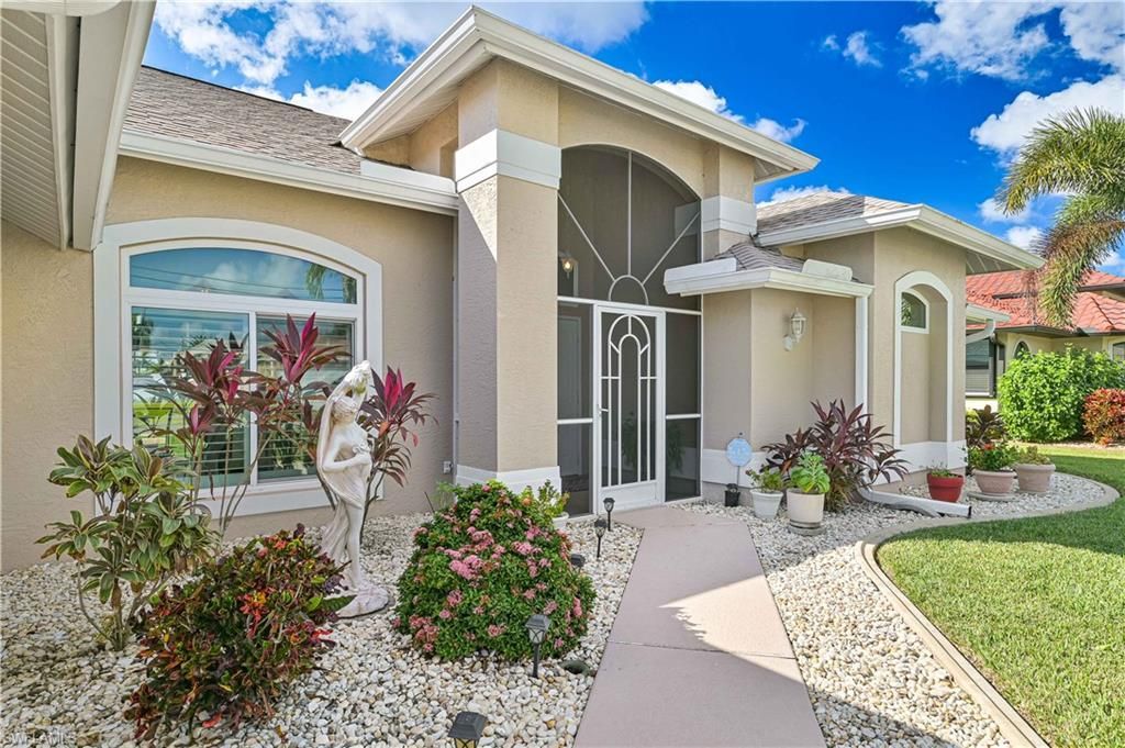 1114 SE 21st Ter , Cape Coral, FL 33990 Photo