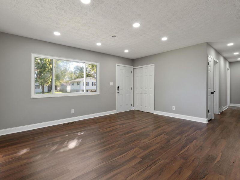 1973 Dunning Road , Columbus, OH 43219 Photo 6