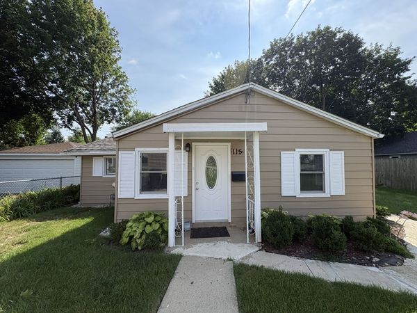 115 Grant Street, Barrington, IL 60010