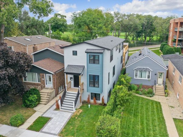 6672 W Montrose Avenue , Harwood Heights, IL 60706