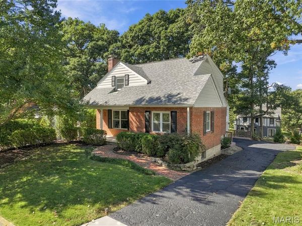 81 Heatherbrook Lane, Kirkwood, MO 63122
