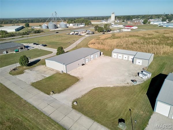 1230 Aguilar Drive , Montgomery City, MO 63361