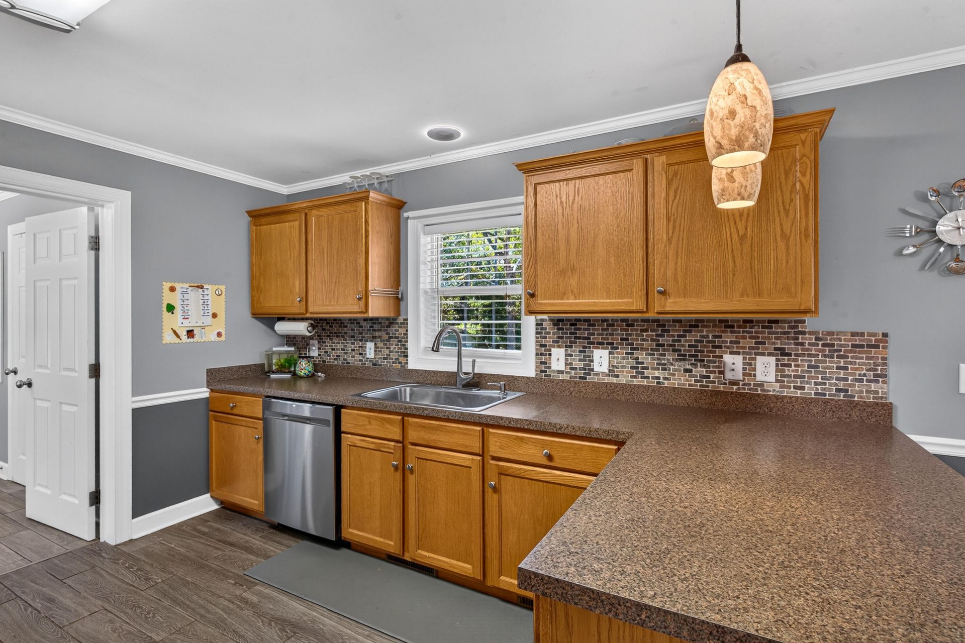 2090 Colony Drive Photo 20