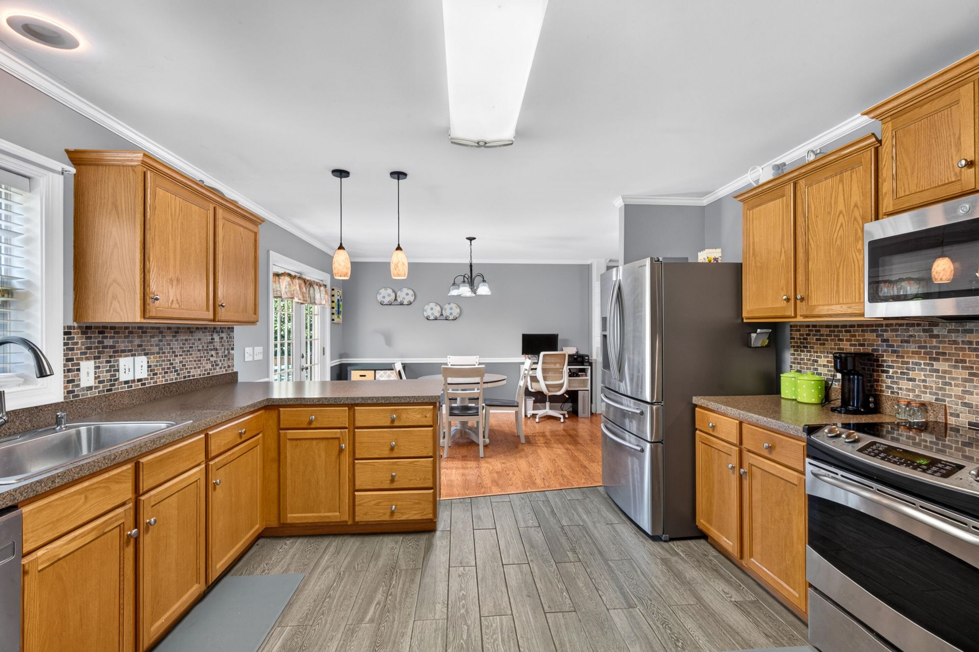 2090 Colony Drive Photo 22