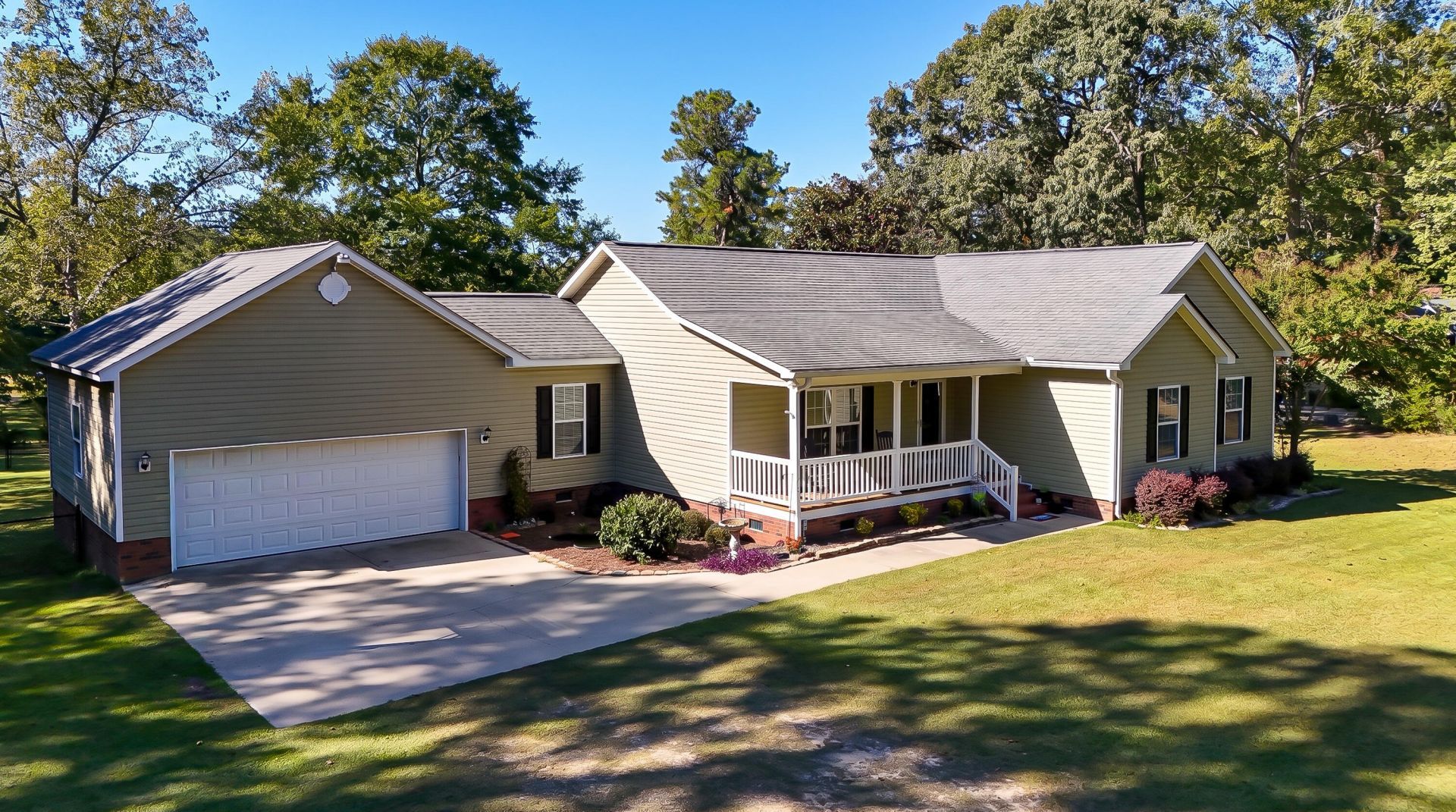 2090 Colony Drive Photo 4
