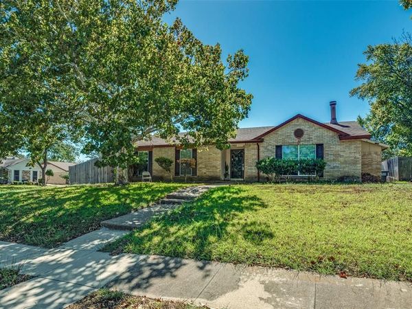 1202 Canyon Oaks Drive, Lancaster, TX 75146