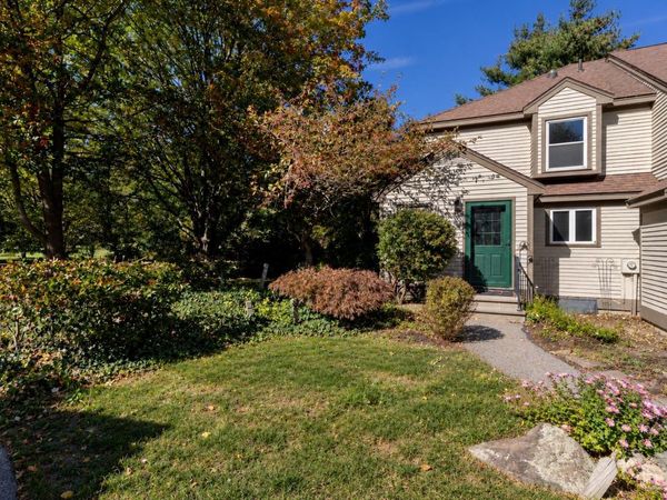 10 Surrey Run, Dover, NH 03820