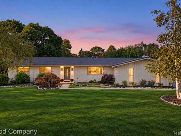 1115 Torpey Drive , Troy, Mi 48083