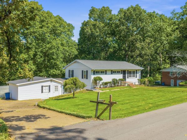 251 Mabry St , Camden, TN 38320