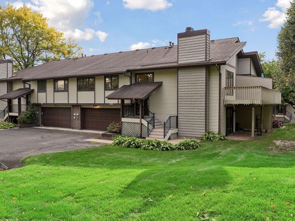 3149 Farnum Drive, Eagan, MN 55121