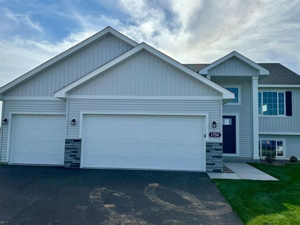 1756 Squirrel Way, New Richmond, WI 54017