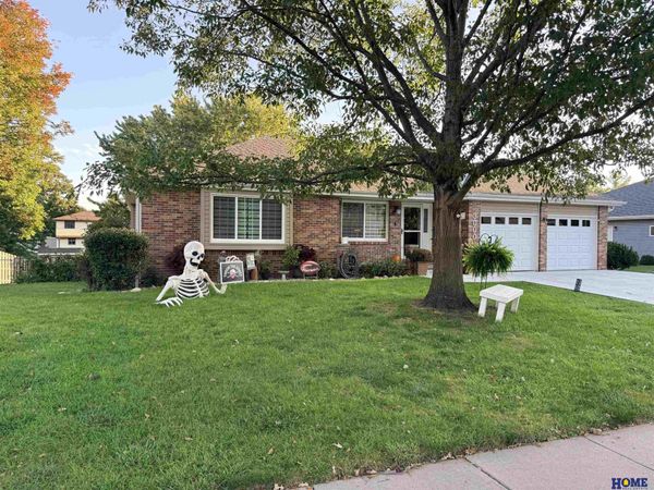 3000 Raleigh Street, Lincoln, NE 68516