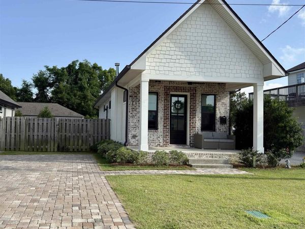 1205 E Scott St, Pensacola, FL 32503