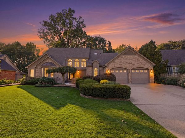 20027 Wayne Road, Livonia, MI 48152