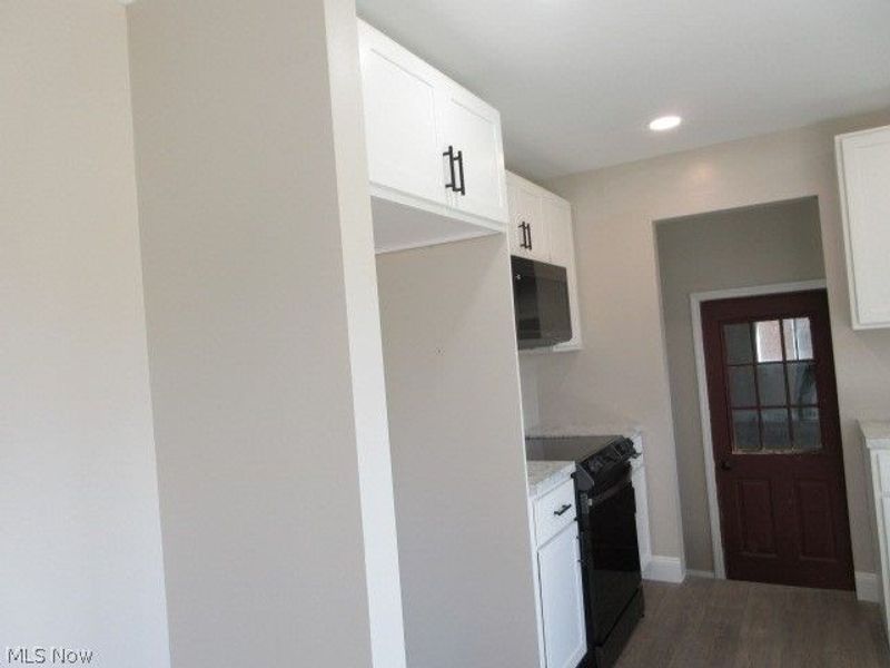 2740 Village Drive, Zanesville, OH 43701 Photo 12