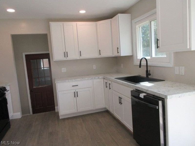 2740 Village Drive, Zanesville, OH 43701 Photo 13