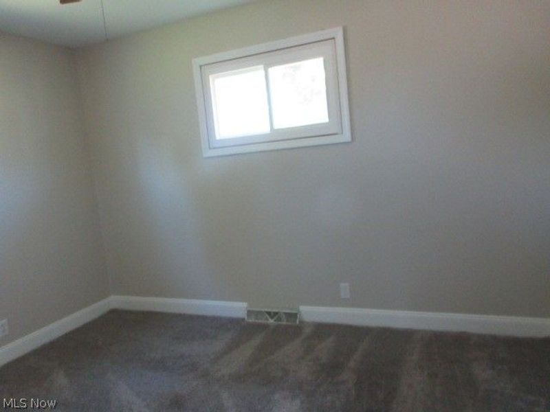 2740 Village Drive, Zanesville, OH 43701 Photo 26