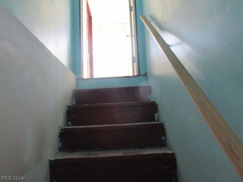 2740 Village Drive, Zanesville, OH 43701 Photo 8