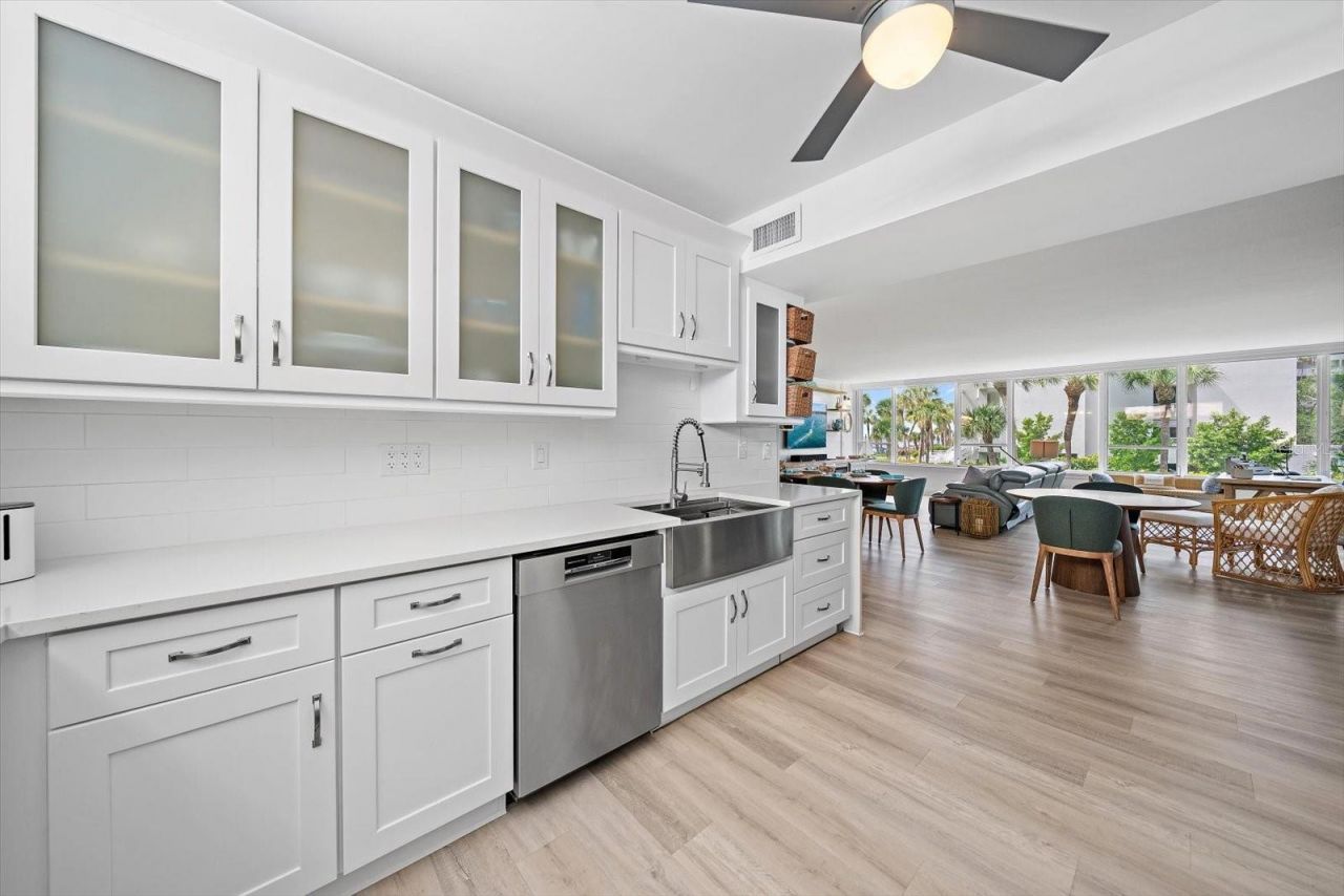 100 Sands Point Road, Unit 219, Longboat Key, FL 34228 Photo
