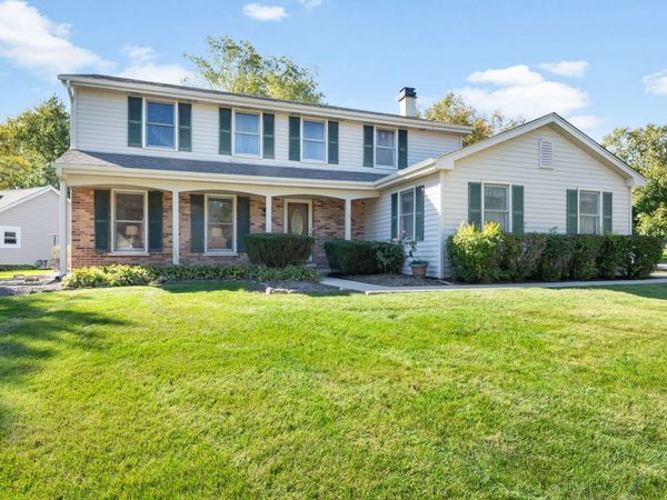 1717 Victoria Road , Mundelein, IL 60060