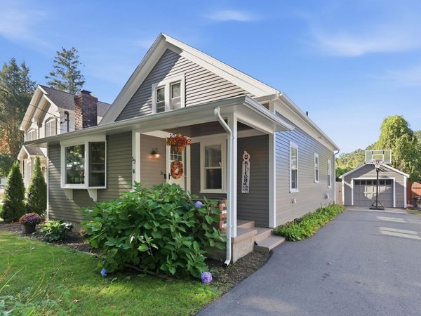 53 James St, Agawam, MA 01001