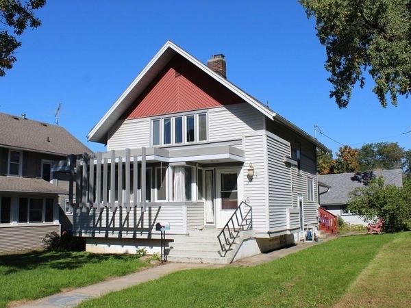 303 3rd Avenue, Charles City, IA 50616