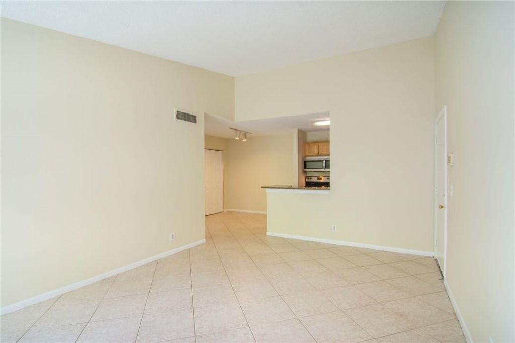 10701 Cleary Boulevard, Unit 306, Plantation, FL 33324 Photo