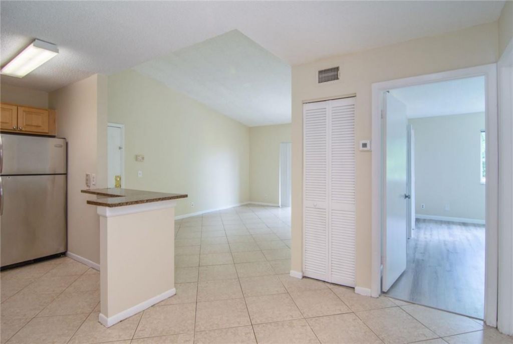 10701 Cleary Boulevard, Unit 306, Plantation, FL 33324 Photo
