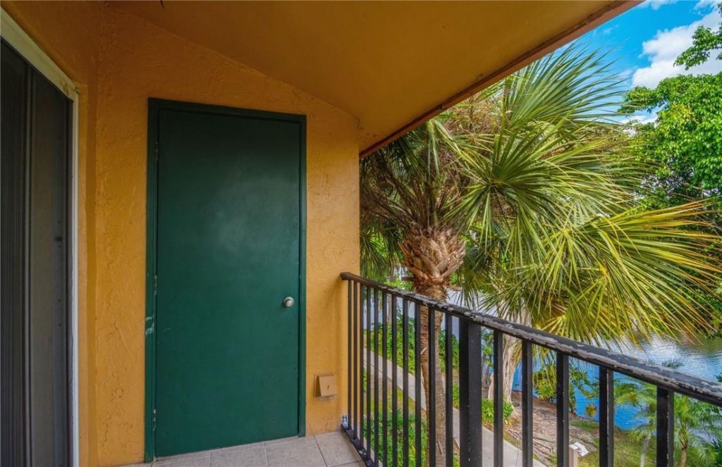 10701 Cleary Boulevard, Unit 306, Plantation, FL 33324 Photo