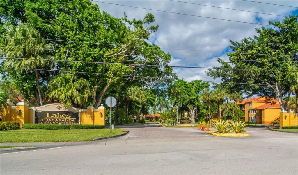 10701 Cleary Boulevard, Unit 306, Plantation, FL 33324 Photo