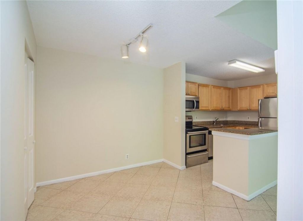 10701 Cleary Boulevard, Unit 306, Plantation, FL 33324 Photo
