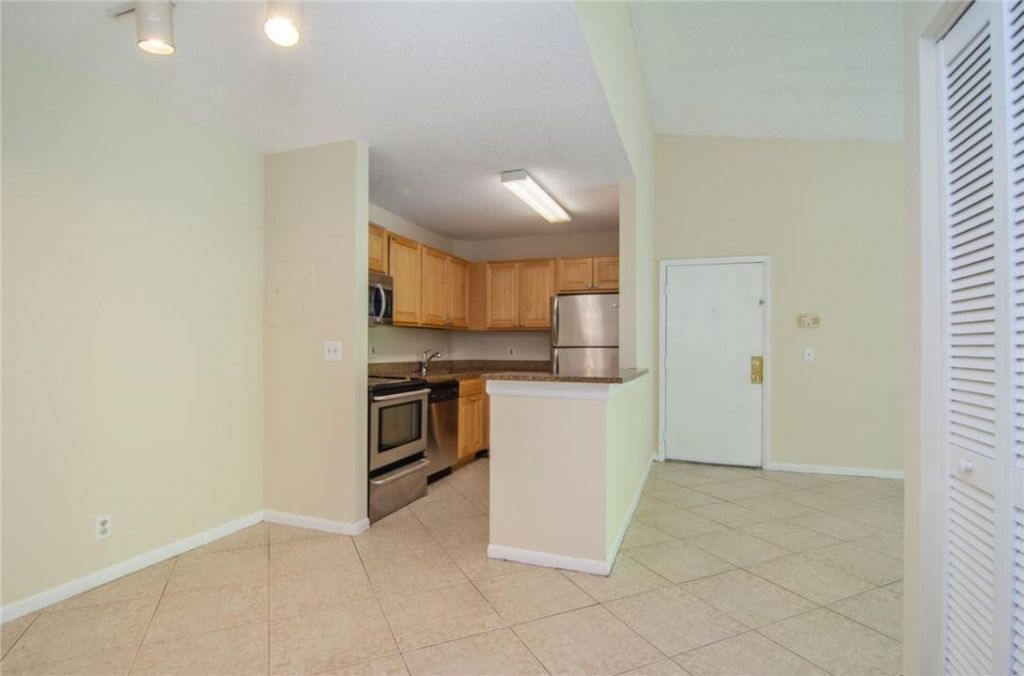 10701 Cleary Boulevard, Unit 306, Plantation, FL 33324 Photo
