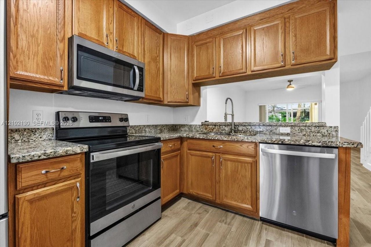 3330 Concert Ln , Unit 124, Margate, FL 33063 Photo
