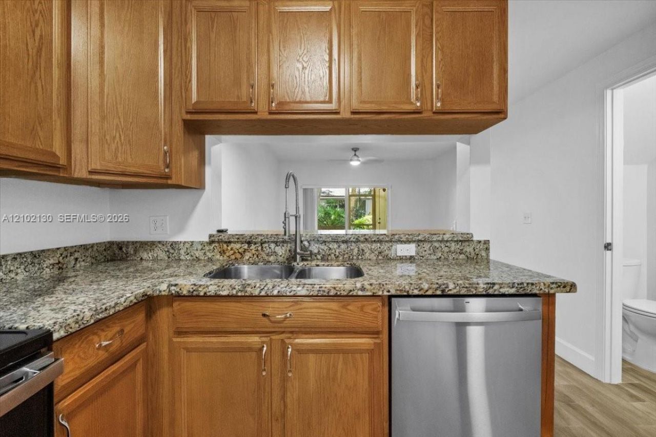 3330 Concert Ln , Unit 124, Margate, FL 33063 Photo